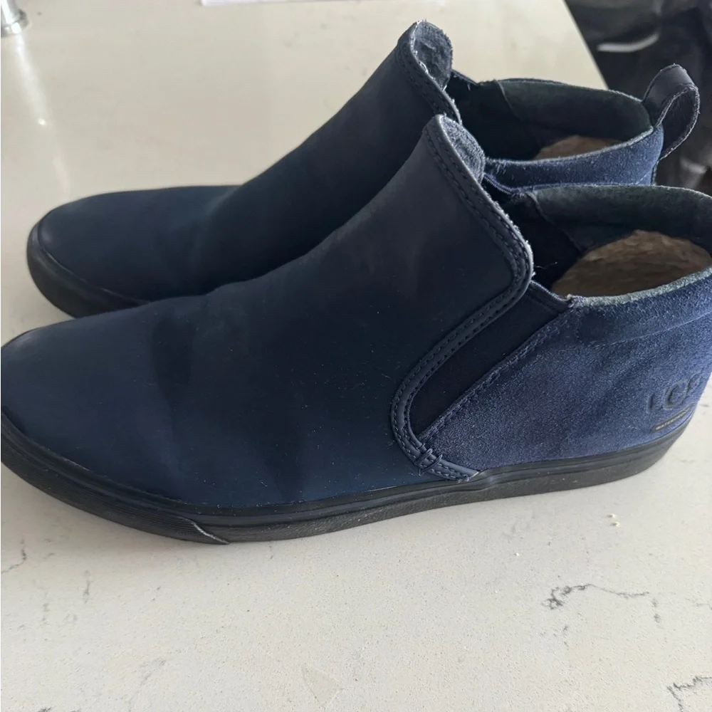UGG size 9 Chelsea Boot Sz 42 WATERPROOF
